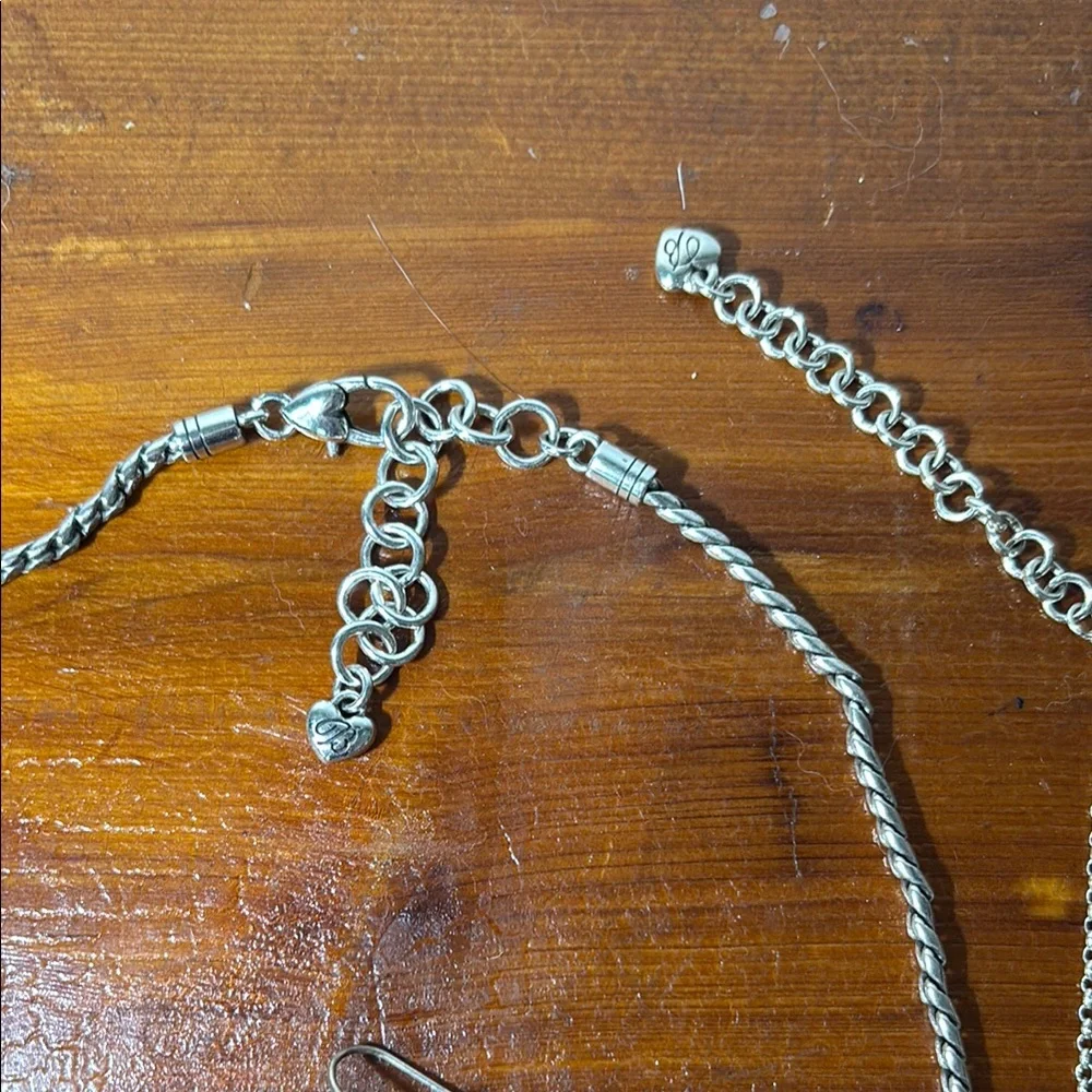 Elegant Silver and Blue Jewelry Set - Picture 3 of 6